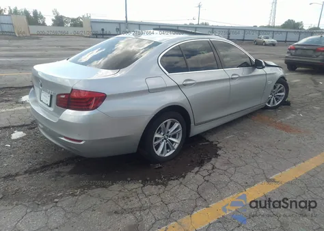 2015 BMW 528I из США, поврежденный, VIN WBA5A5C56FD515882